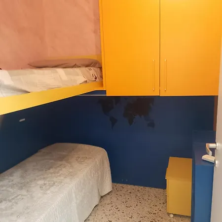 Con Terrazzo Vicino Al Centro Apartment