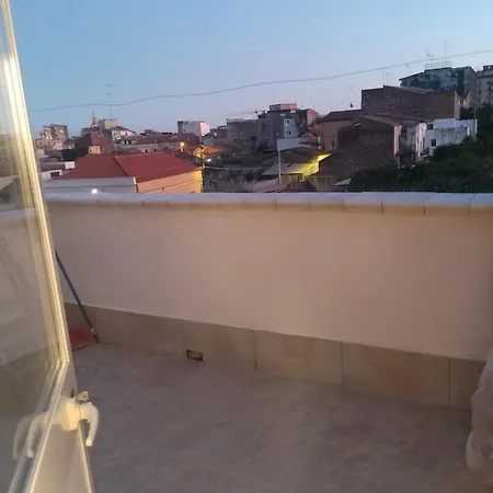 Con Terrazzo Vicino Al Centro *